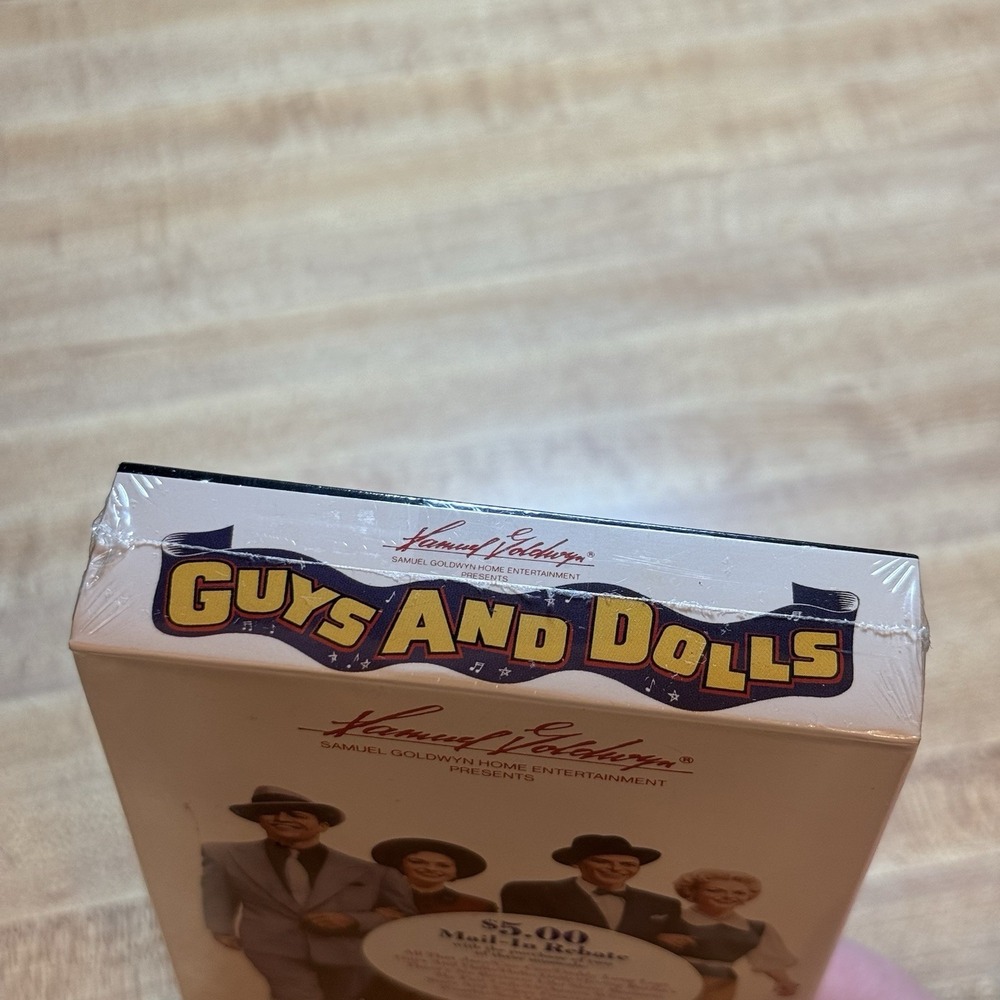 Guys and Dolls (VHS, 1991) Marlon Brando Jean Simmons Frank Sinatra - Picture 5 of 7